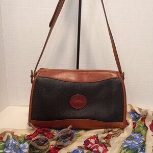 Vintage DOONEY & BOURKE Classic Zip-Top All Weather Crossbody Bag Navy Blue-Tan